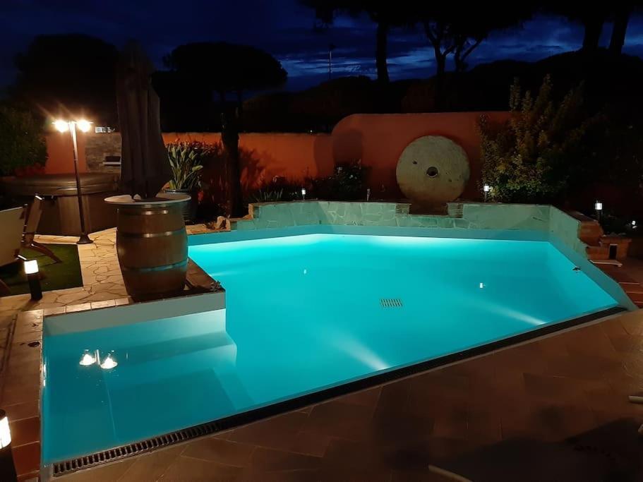 Hebergement Insolite Studio Grau Du Roi Mas Des Marines Piscine Le Grau-du-Roi Extérieur photo